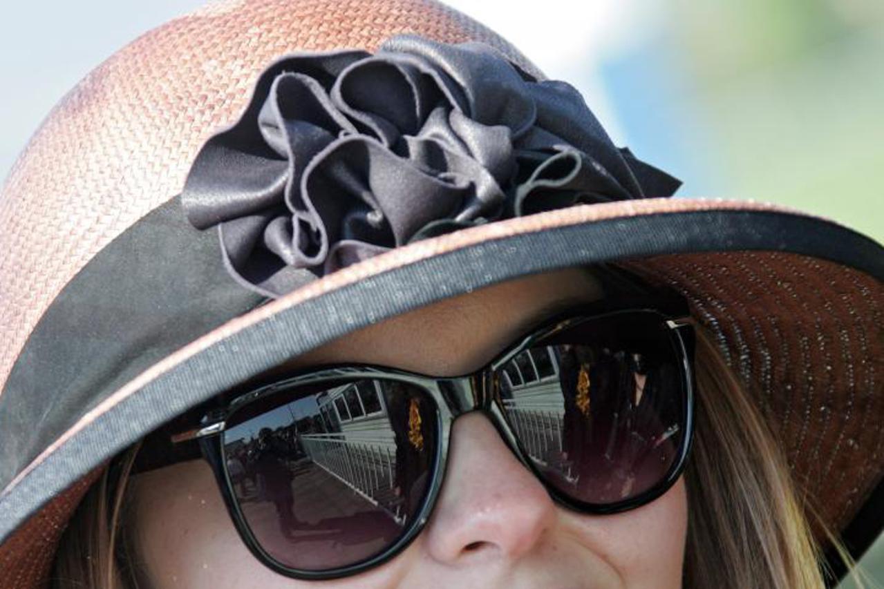 žene s šeširima (1)