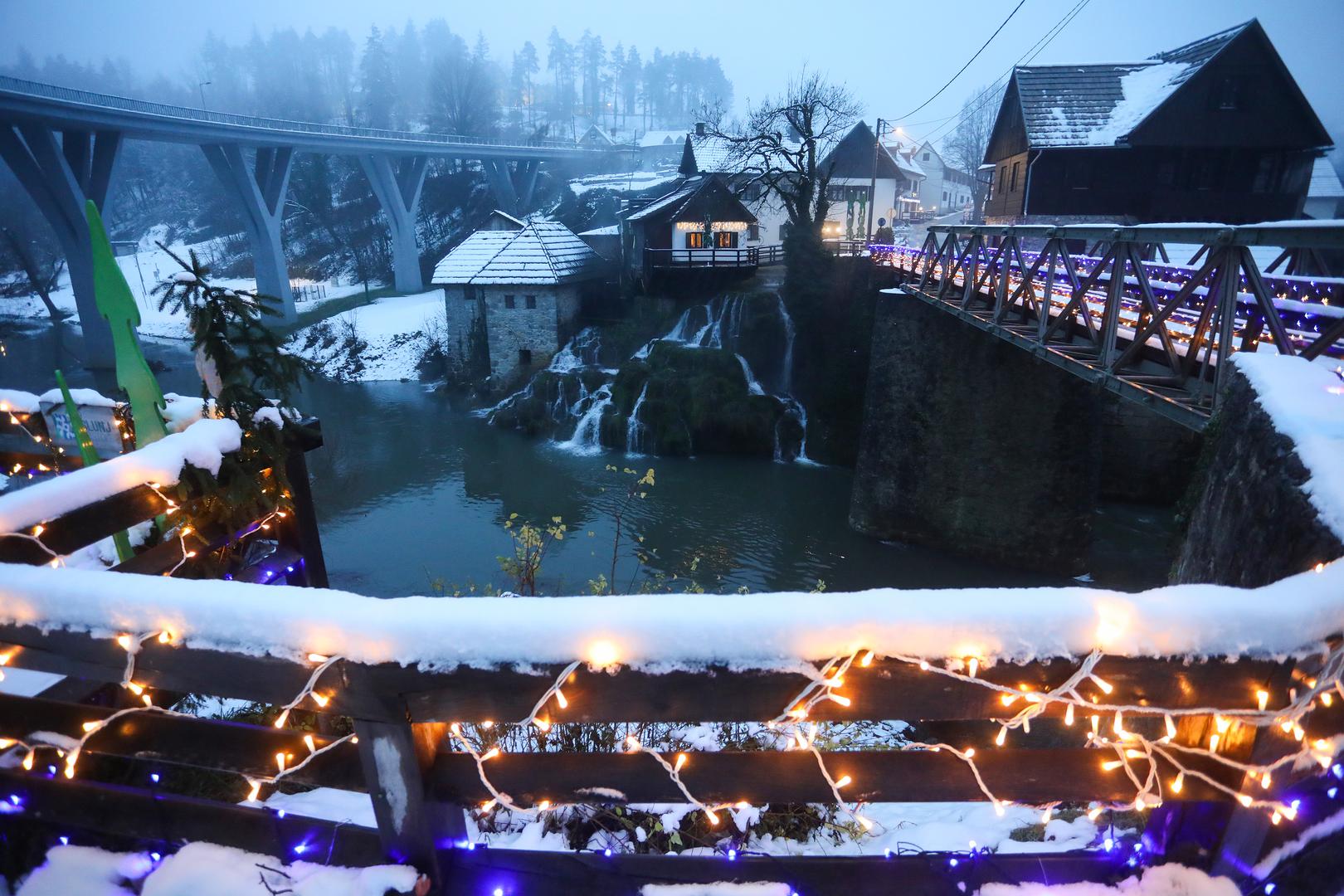 Inače, Slunj je lani bio među top 5 hrvatskih destinacija za provesti blagdane prema listi Forbesa, navodeći kako se radi o vrlo autentičnoj destinaciji.