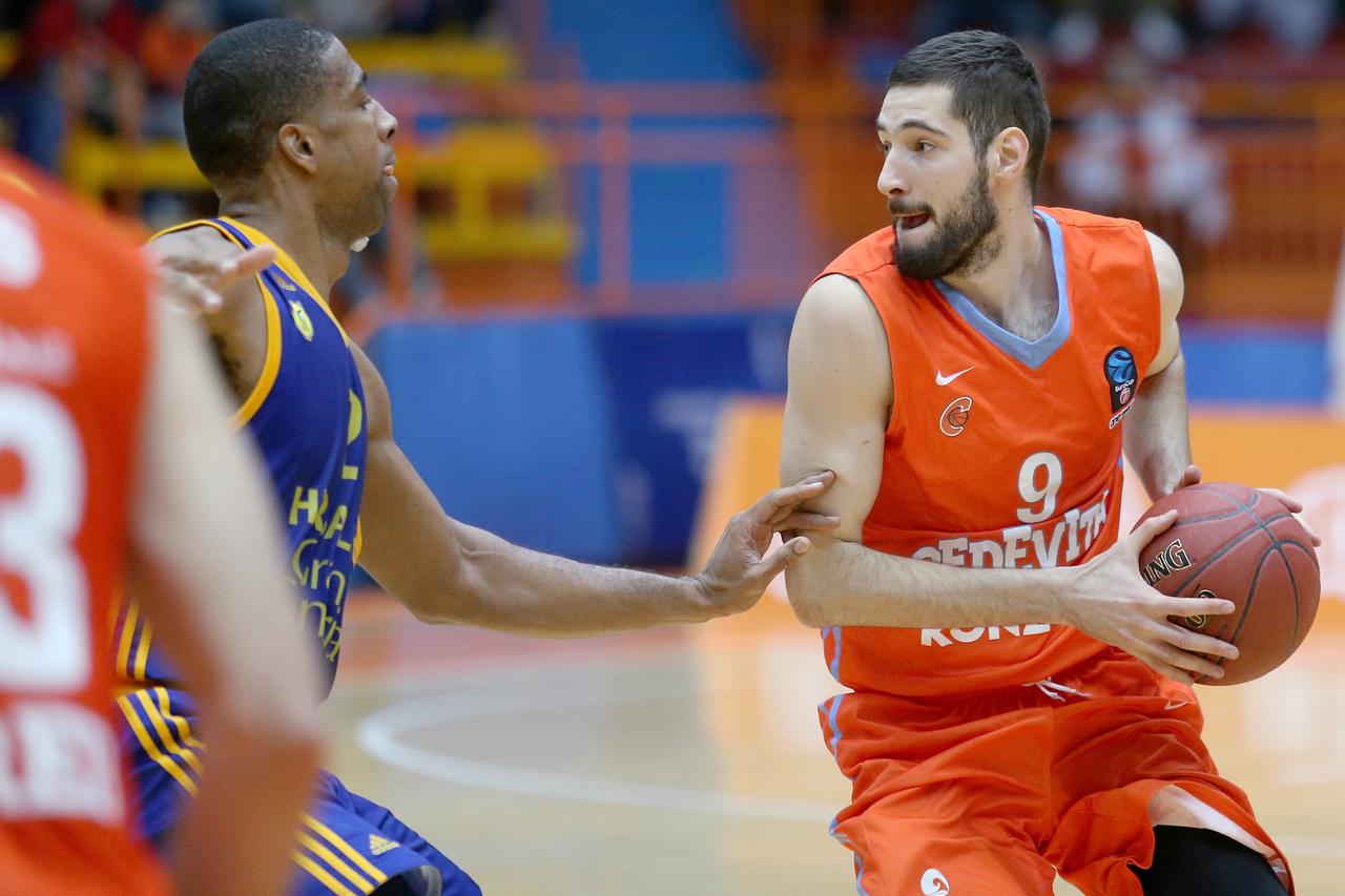 16.11.2016., Dom sportova, Zagreb - Eurokup, skupina A, 06. kolo, KK Cedevita - Herbalife Gran Canaria Las Palmas. Richard Hendrix, Luka Babic. Photo: Dalibor Urukalovic/PIXSELL