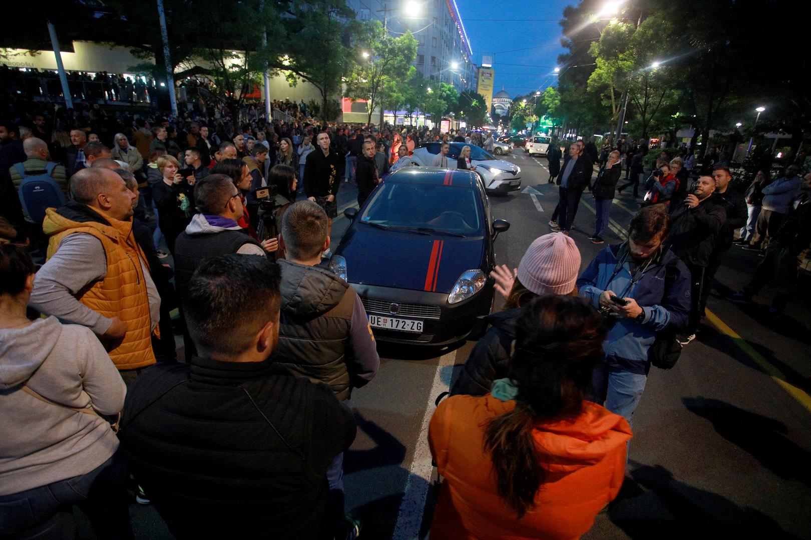 03, May, 2023, Belgrade - Citizens gathered on Cvetni trg to pay their respects to the victims of the tragedy that happened at the "Vladislav Ribnikar" Elementary School this morning when a seventh-grade grader killed eight students and a security guard.    

03, maj, 2023, Beograd - Gradjani su se okupili na Cvetnom trgu kako bi odali pocast stradalima u tragediji koja se desila u Osnovnoj skoli "Vladislav Ribnikar" jutros kada je cenik sedmog razreda ubio osam ucenika i radnika obezbedjenja.    Photo: Milos Tesic/ATAImages/PIXSELL