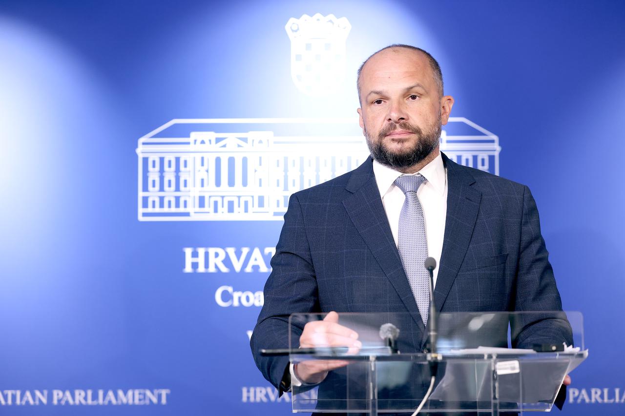 Zagreb: Siniša Hajdaš Dončić o aktualnoj političkoj situaciji