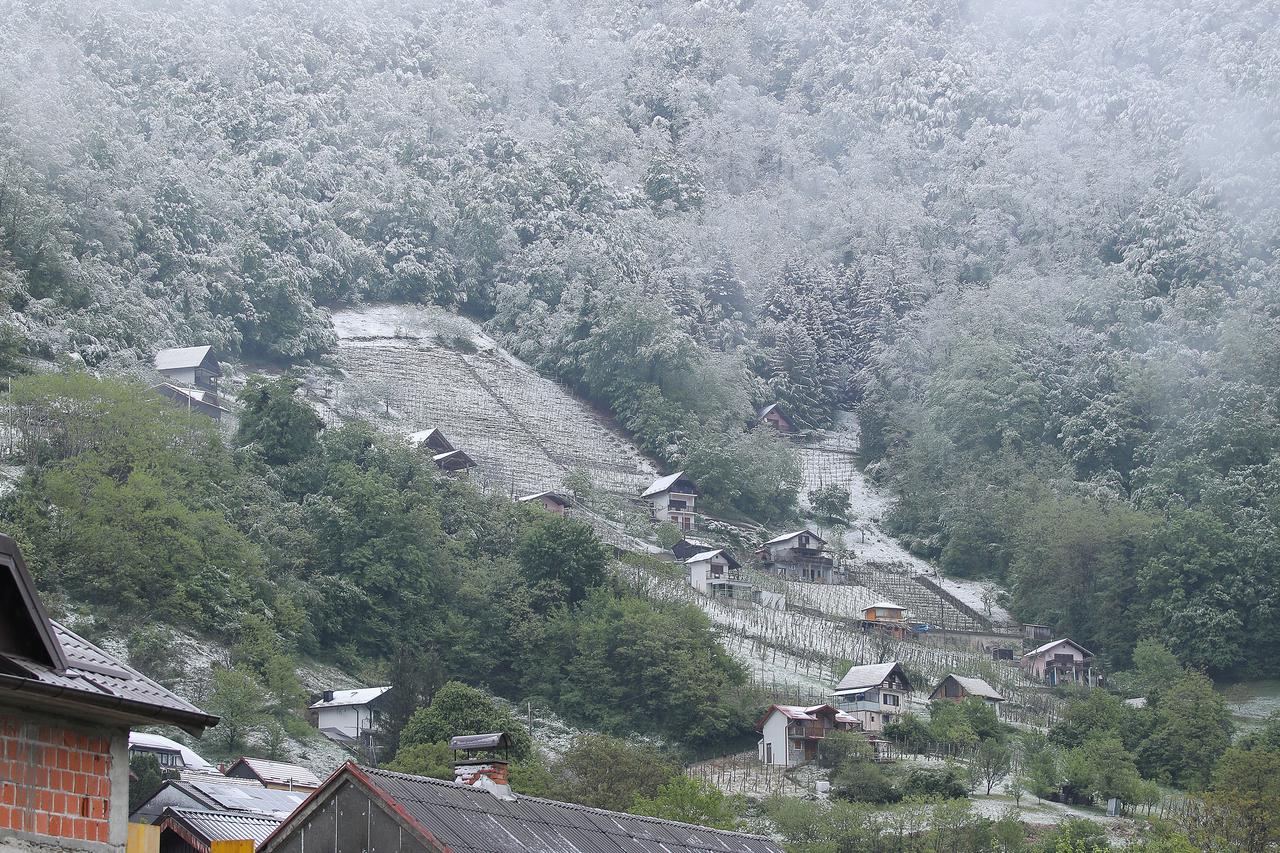 Snijeg zabijelio Krapinsko-zagorsku županiju