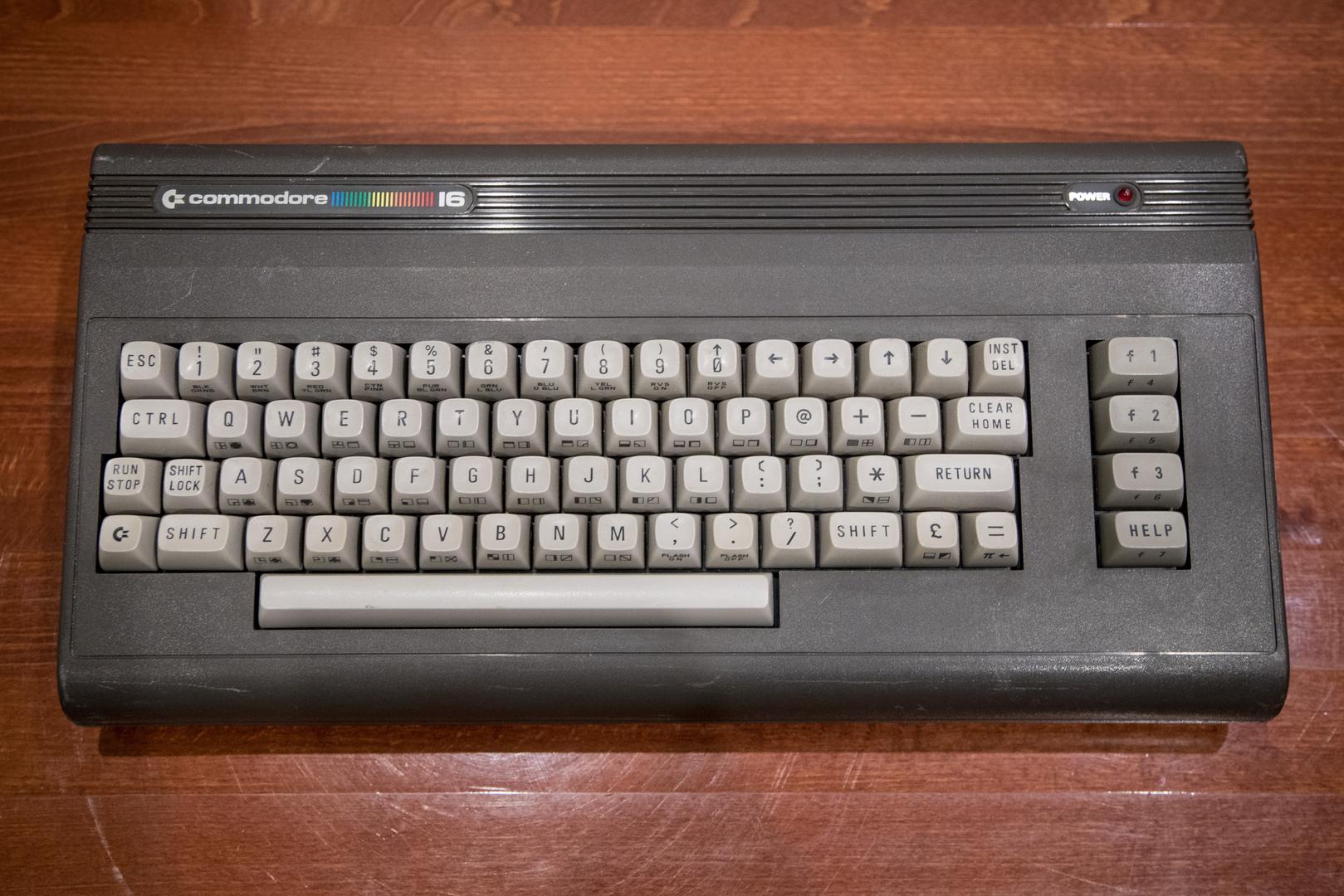 Commodore 16 lansiran je 1984...