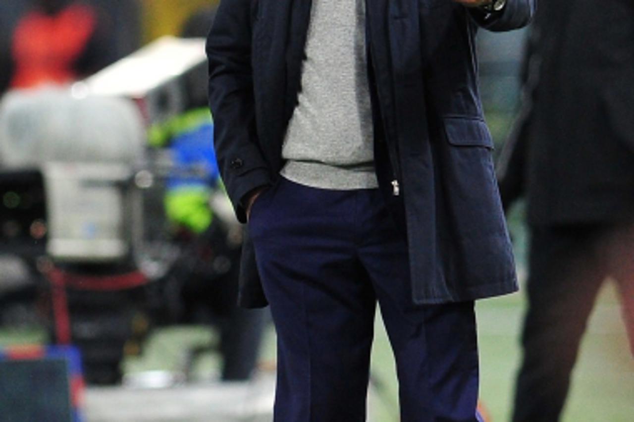 \'Lazio\'s Slovenian coach Edoardo Reja reacts during the Italian serie A football match Lazio vs Chievo at Olympic stadium in Rome on December 21, 2011. AFP PHOTO / ALBERTO PIZZOLI\'