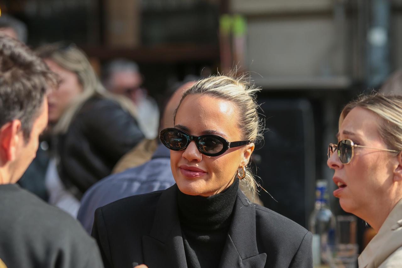 Zagreb: Meri Goldašić uživa u kavi na subotnjoj špici