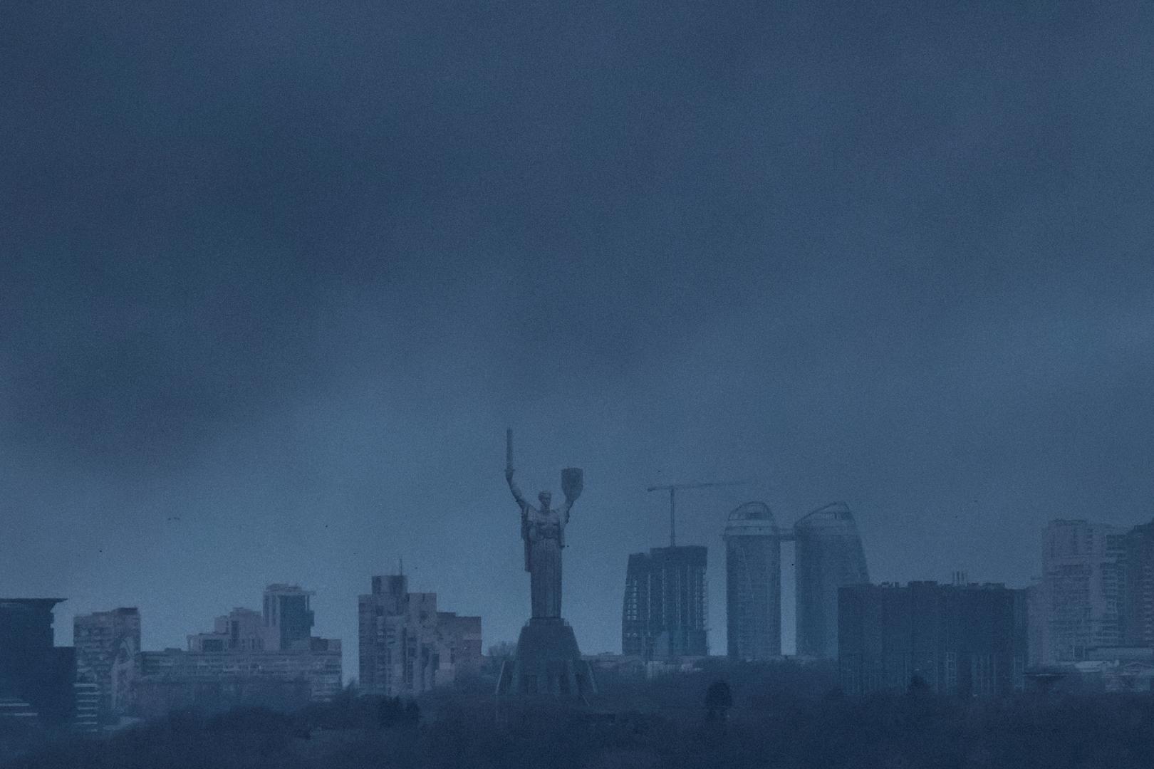 Smoke rises over the giant 'Motherland' monument after a Russian missile strike, amid Russia's attack on Ukraine, in Kyiv, Ukraine March 9, 2023. REUTERS/Stringer Photo: Stringer/REUTERS