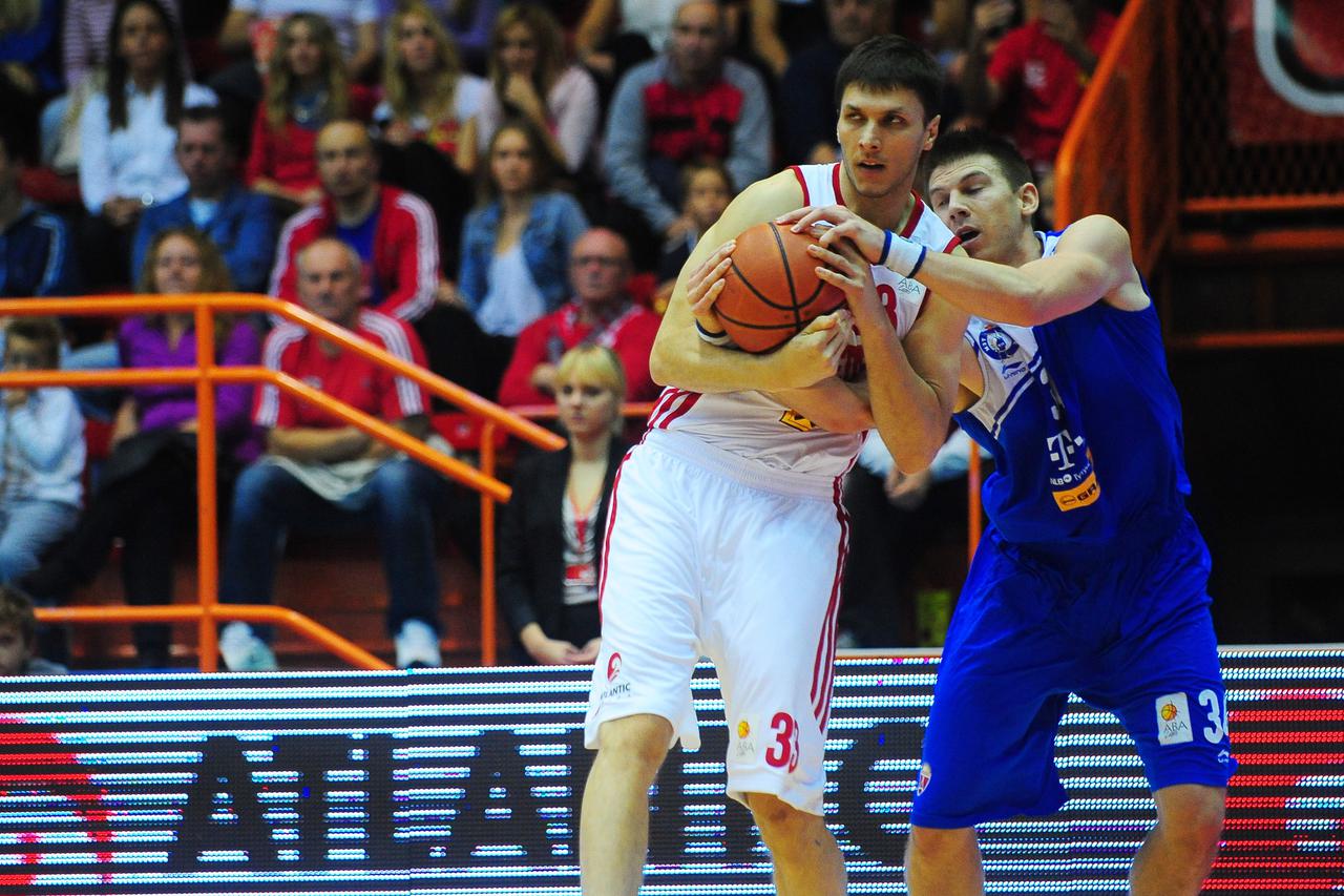 19.10.2013., Dom sportova, Zagreb - ABA liga, 04. kolo, KK Cedevita - MZT Skopje Aerodrom. Marko Tomas, Cade Davis.  Photo: Daniel Kasap/PIXSELL