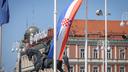 FOTO I na Jelačić-placu, i na okolnim zgradama! Zagrebom se vijore zastave, pogledajte prizore iz centra