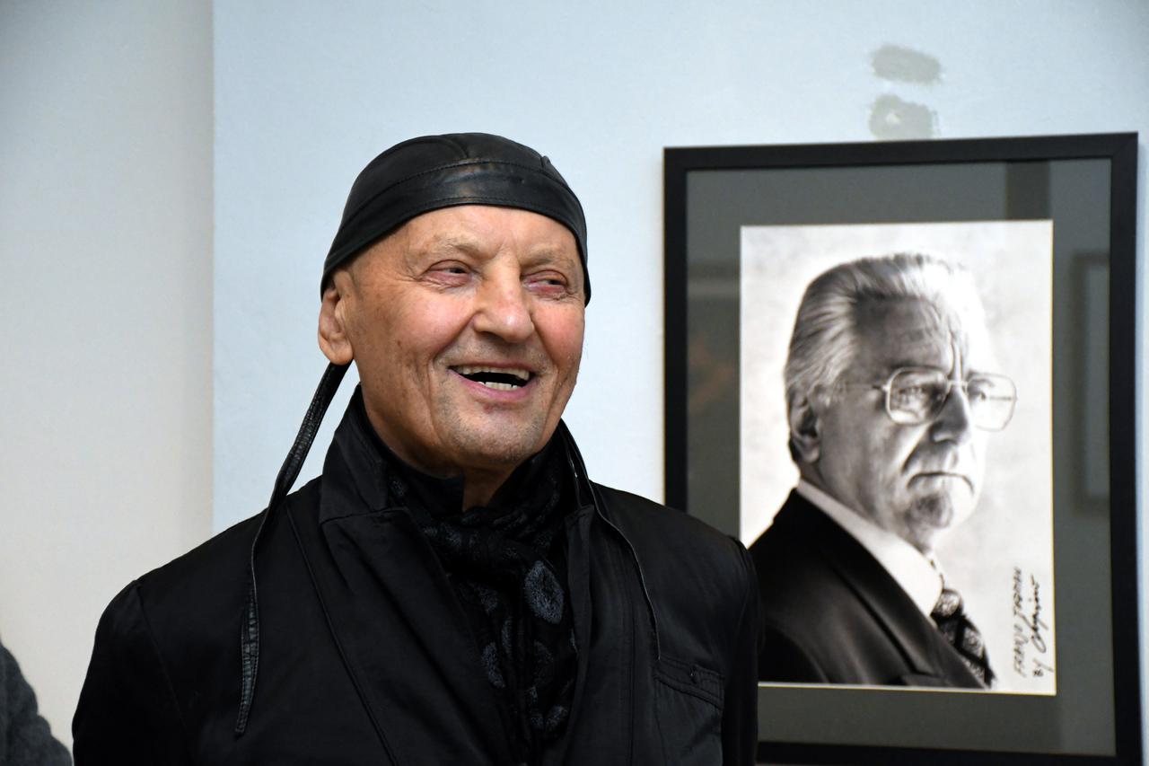 Bjelovar: Otvorena izložba "Lupinizam" umjetnika Stephana Lupina