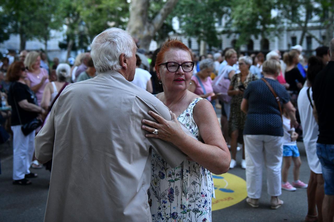 Zagreb: Plesnjak na Zrinjevcu