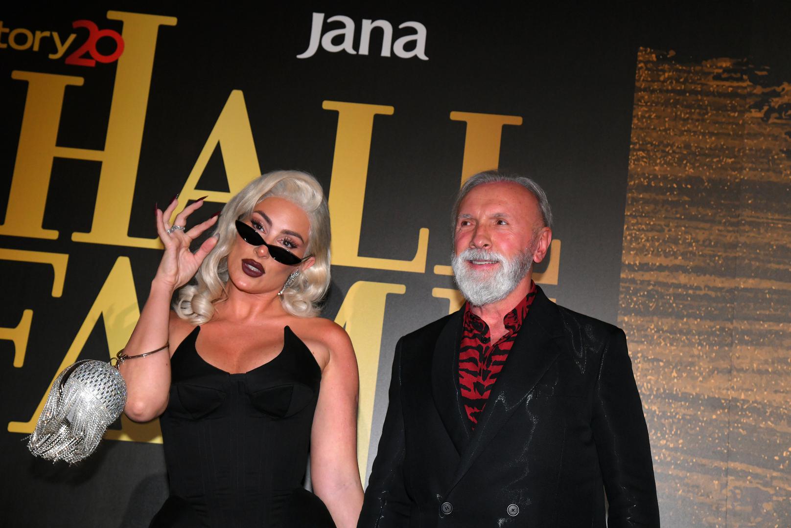 07.06.2022., Zagreb - U Americkom paviljonu Zagrebackog velesajma odrzan je 9. Story Hall of Fame - svecana dodjela nagrada istaknutim pojedincima iz javnog zivota najboljima u podrucju svojeg djelovanja.  Dino Merlin, Senidah. Photo: Josip Regovic/PIXSELL