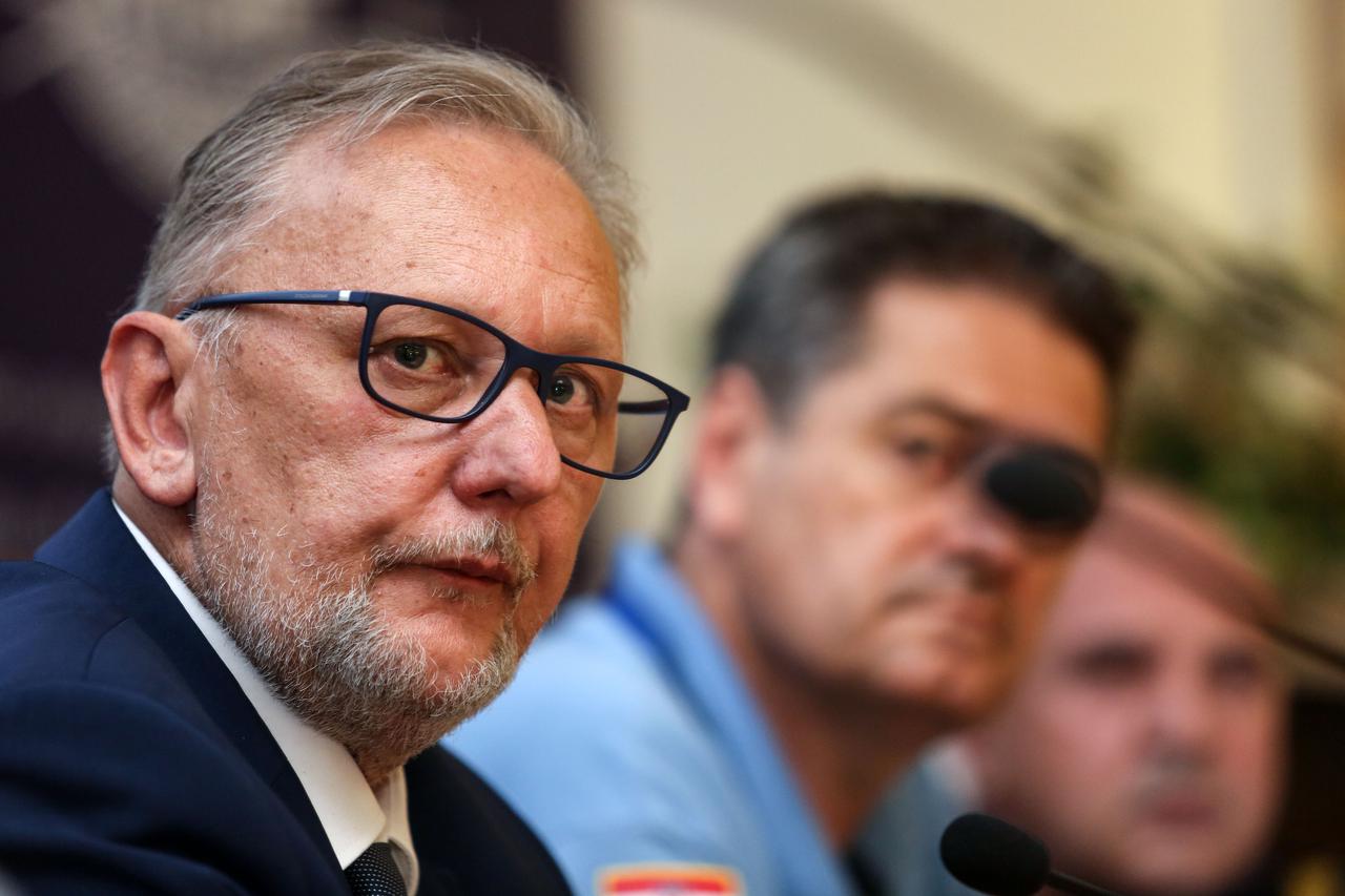 Davor Božinović