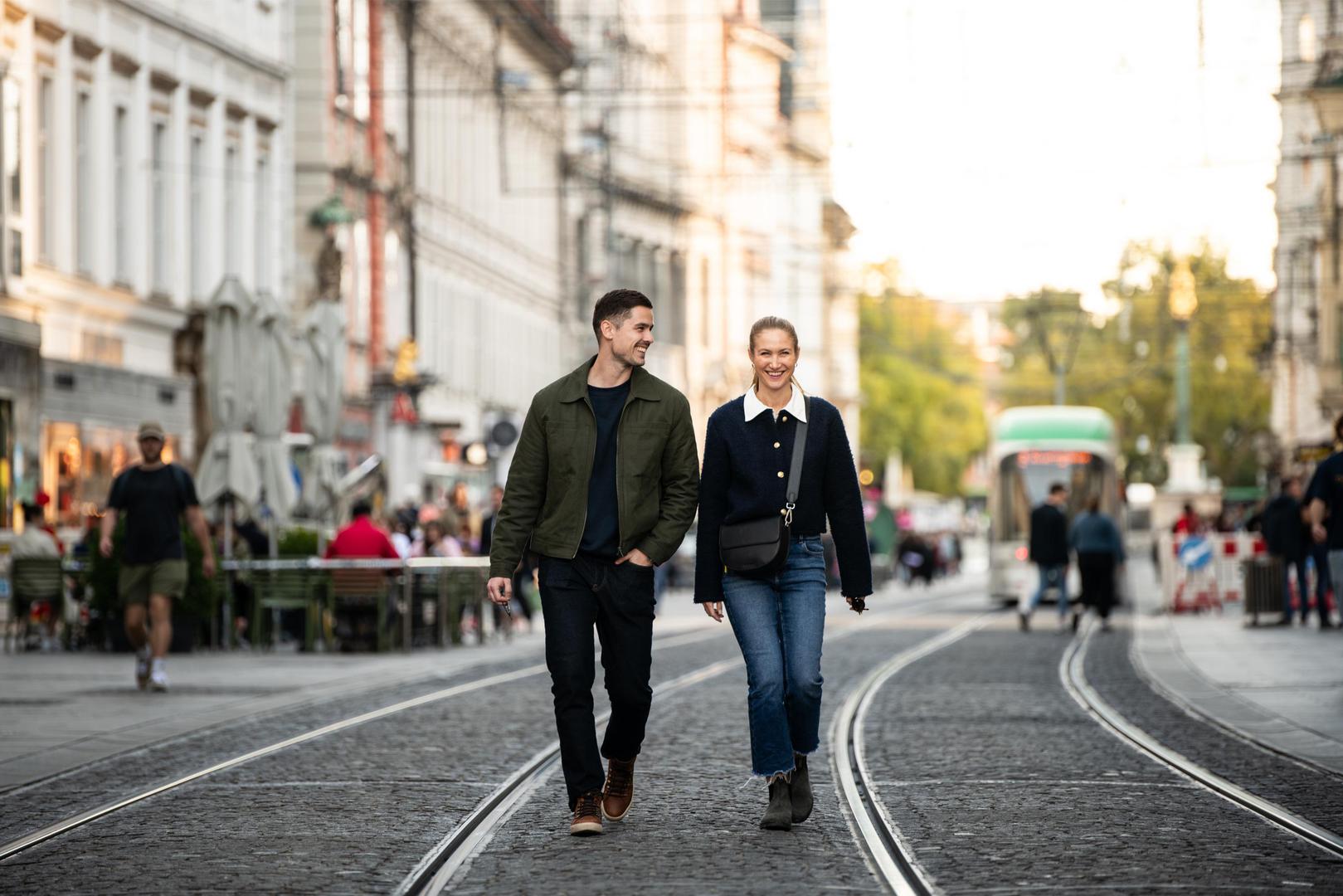 Serijal Apetitlih, koji već tri nedjelje na HRT1 u 16:50 vodi gledatelje na kulinarsko putovanje kroz povijest i okuse, postao je jedno od najugodnijih televizijskih iznenađenja sezone. Reakcije publike jasno pokazuju da su autori pogodili savršenu mjeru između edukativnog i zabavnog sadržaja. 