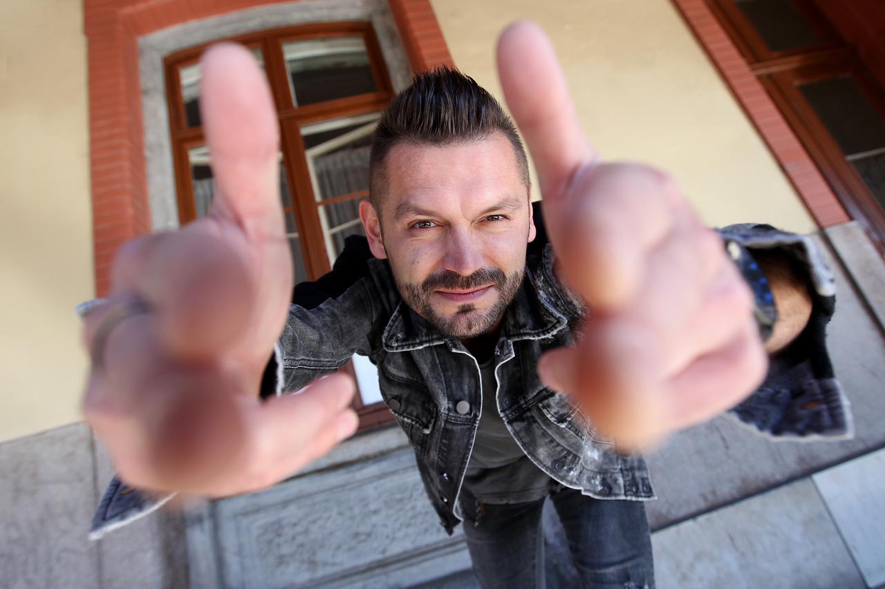 05.10.2016. Zagreb - Ivan Decak, pjevac grupe Vatra. Photo: Boris Scitar/Vecernji list/PIXSELL