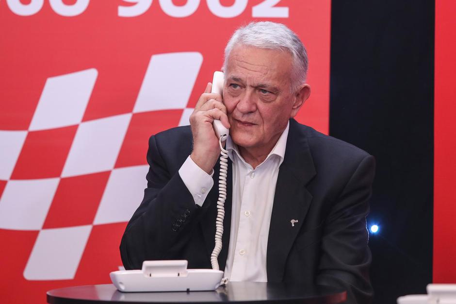 Zagreb: Poznati na humanitarnoj večeri Vatreno srce u call centru primali pozive građana