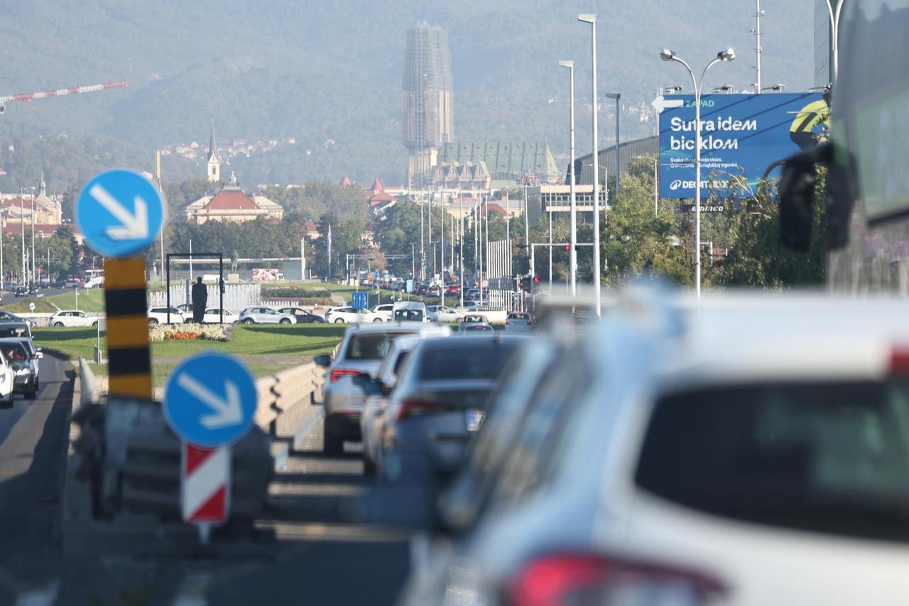 Prometna gužva u Zagrebu tijekom drugog dana štrajka radnika Zagrebačkog holdinga