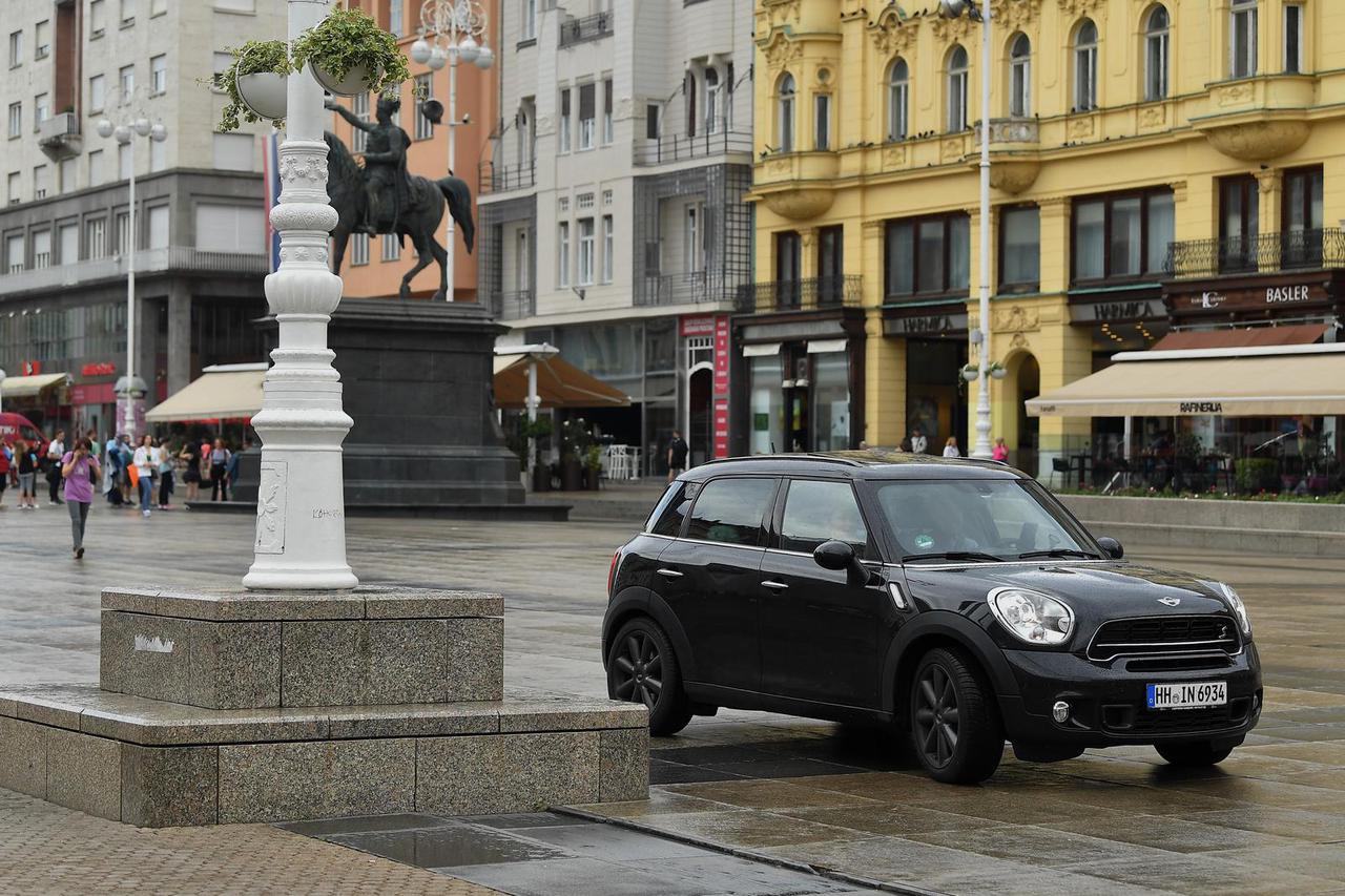 Zagreb: Turist iz Njemačke pratio navigaciju pa se našao nasred zagrebačkog Trga