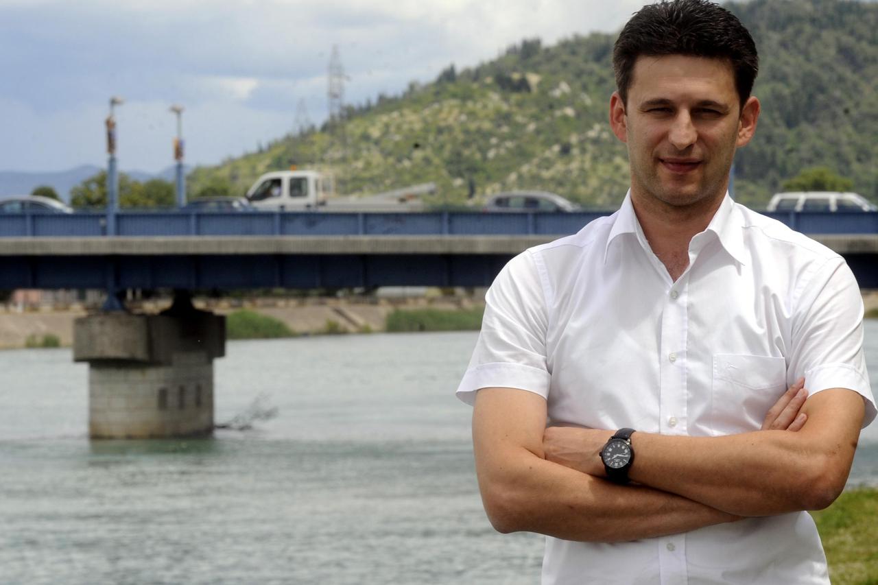 Božo Petrov