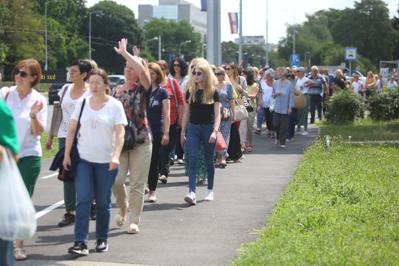 Zagreb: Prosvjedna šetnja pravosudnih službenika i namještenika do Ministarstva pravosuđa