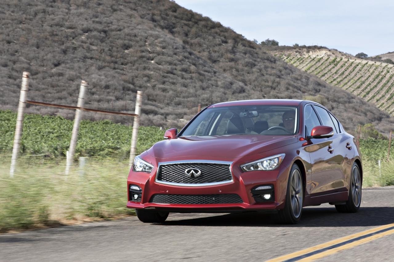 infiniti q50 (1)