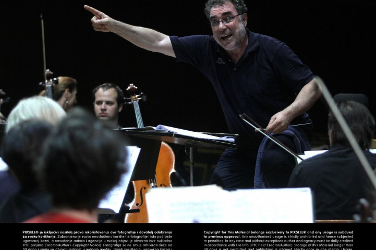 '19.06.2012., Zagreb, - Danas je u dvorani Vatroslav Lisinski, Zagrebacka filharmonija i dirigent Ivo Lipanovic imali probu za koncert u Drnisu koji ce odrzati 21. lipnja na Svjetski dan glazbe.  Phot