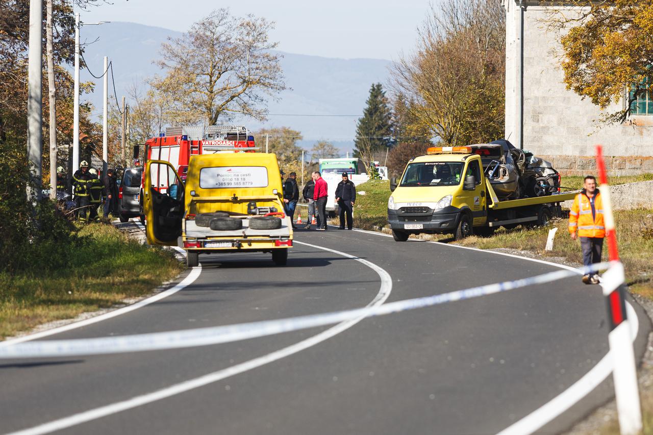 Jošani: Tri osobe poginule u frontalnom sudaru između dva automobila