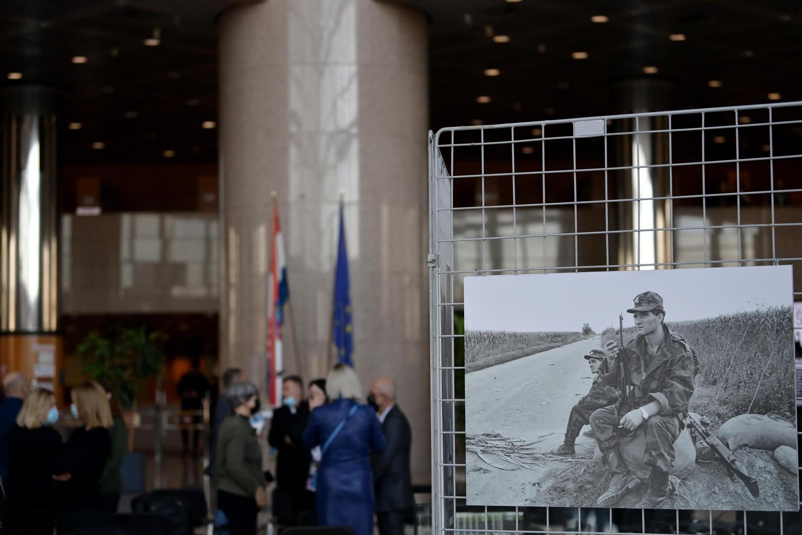 04.11.2021.,Zagreb - U Nacionalnoj i sveucilisnoj knjiznici otvorena je  izlozba "Sloboda se njegovim imenom zove", u povodu 30. obljetnice stradanja Vukovara. NSK izlozbu priredjuje u suradnji s Vecernjim listom, Gradskom knjiznicom Vukovar i udrugom za promicanje kulture povijesti Kliofest.