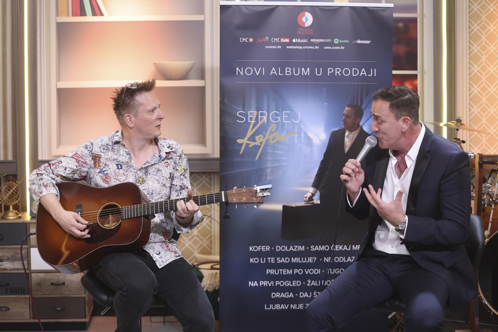 Brojne uzvanike Sergej je počastio s mini koncertom i nasmijao brojnim anegdotama, a neke je pozvao i na ples. Tako su uz pjesmu "Ljubav" zaplesali voditelj Dalibor Petko i voditeljica i pjevačica Minea, dok je Sergej plesao s Mijom Dimšić uz pjesmu "Na prvi pogled". 