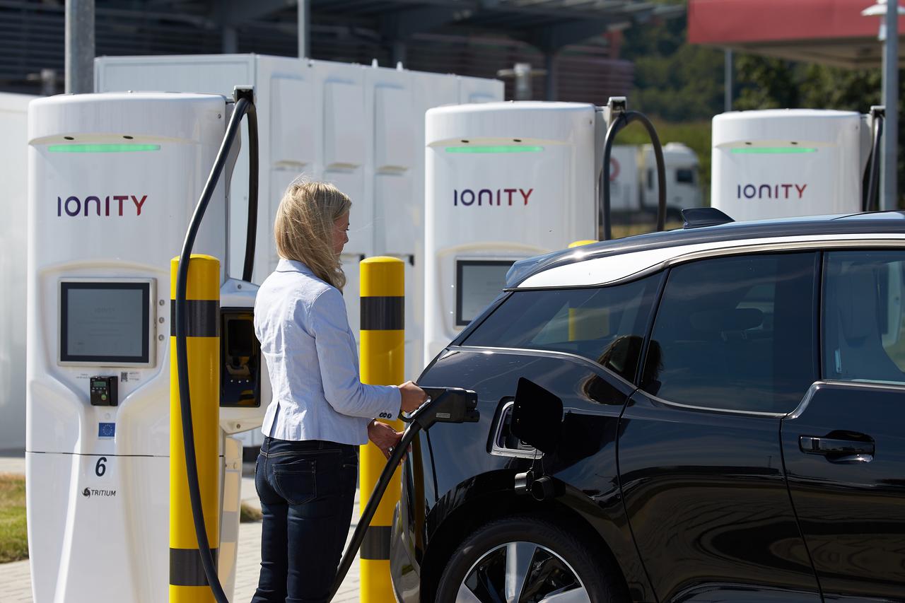 Njemačka je dobila prvu ultra brzu stanicu za punjenje električnih automobila