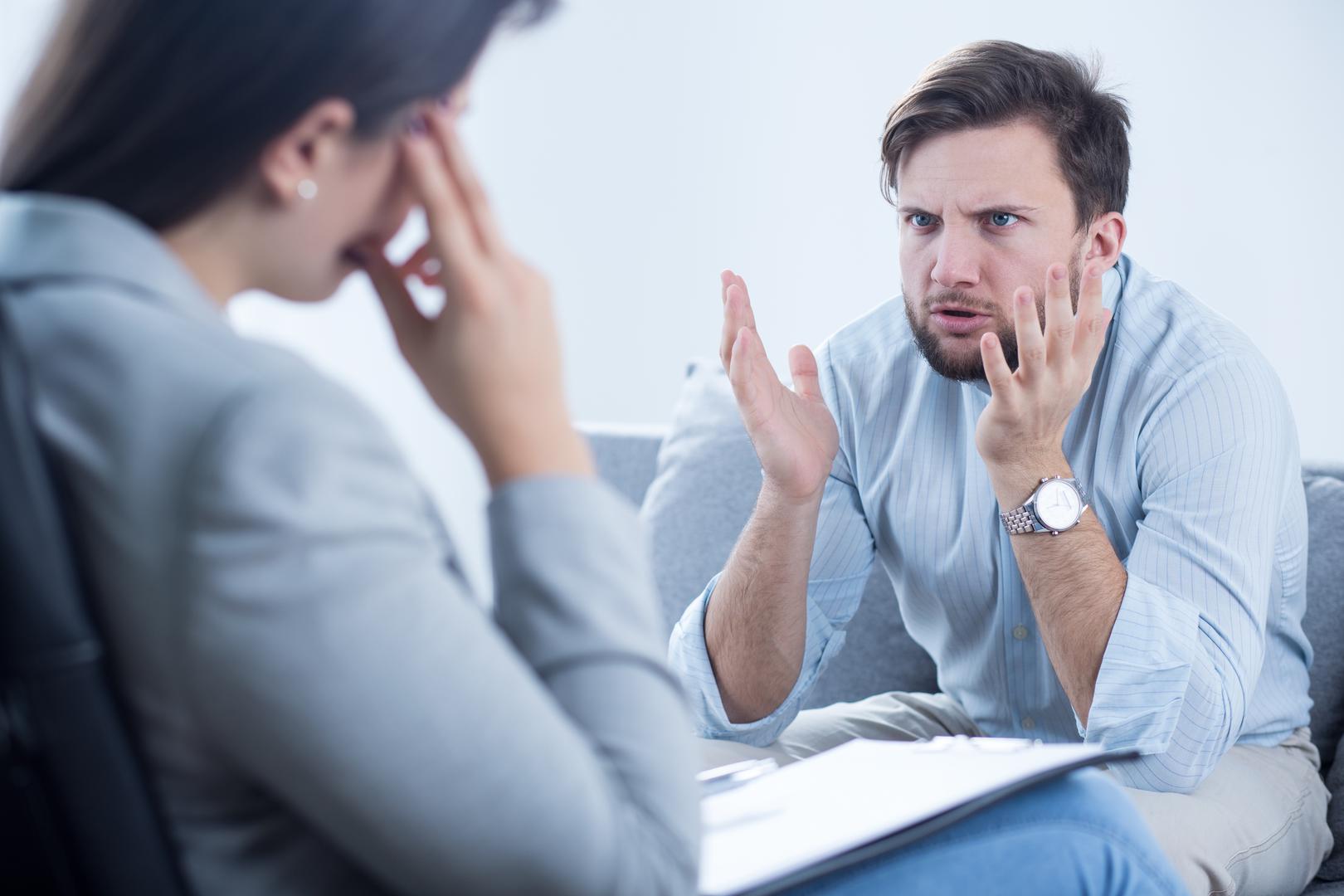 Strijelac: Budući da su otvoreni i iskreni, Strijelci jednostavno ne znaju kada treba šutjeti. Ako im se nešto ne sviđa, što je većinu vremena, prigovarat će zbog toga.