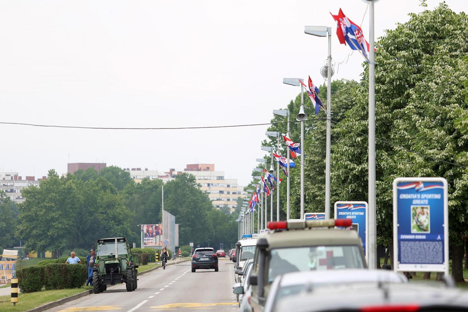 Hrvatskoj javnosti su istog dana predstavljene i prve brigade Zbora narodne garde.