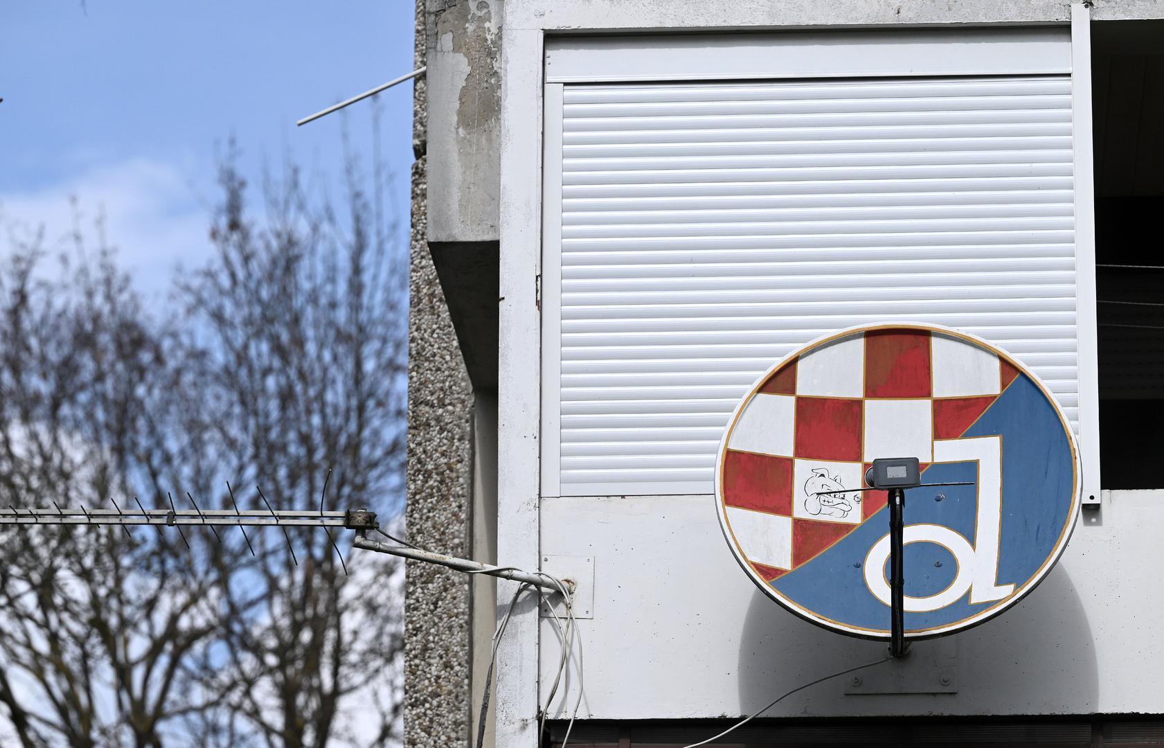 Jedan navijač Dinama odlučio je na originalan način pokazati svoju ljubav prema klubu.