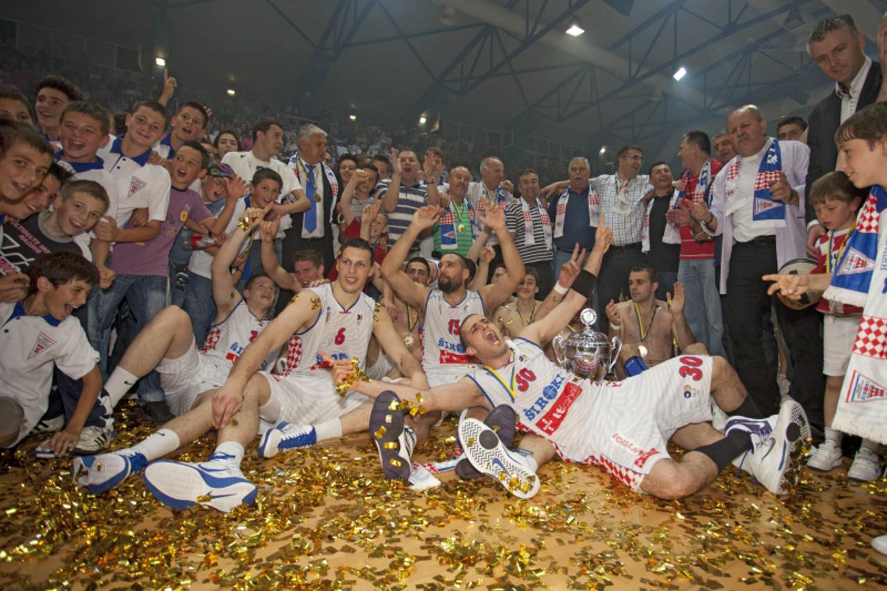 'bih sport - 29.05.2011., Siroki Brijeg - KK Siroki KK Igokea zadnja finalna utakmica. Preko 5000 gledatelja u dvorani. Pobjednik kosarkasi Sirokog. Photo: Tomislav Milicevic/Vecernji list '