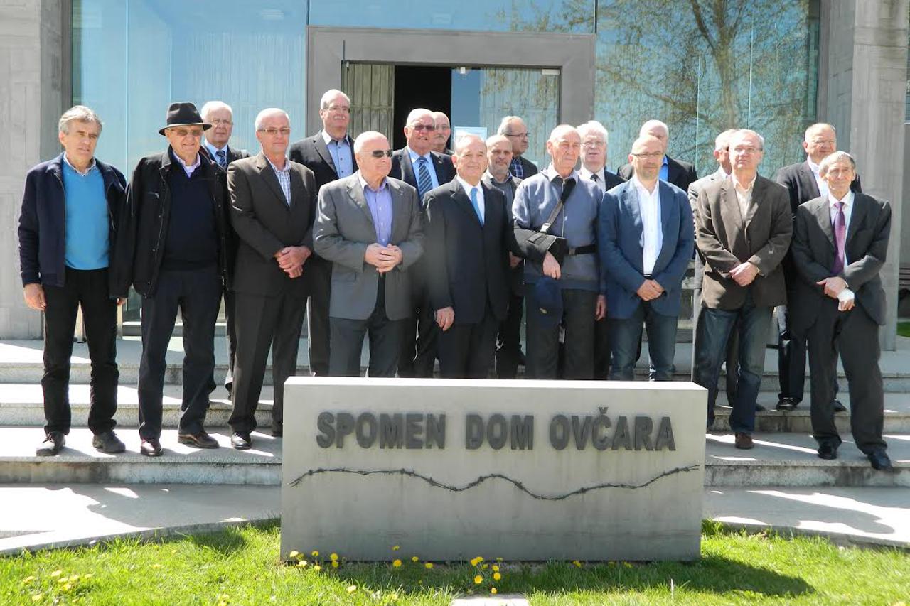 Vlada demokratskog jedinstva,Vukovar