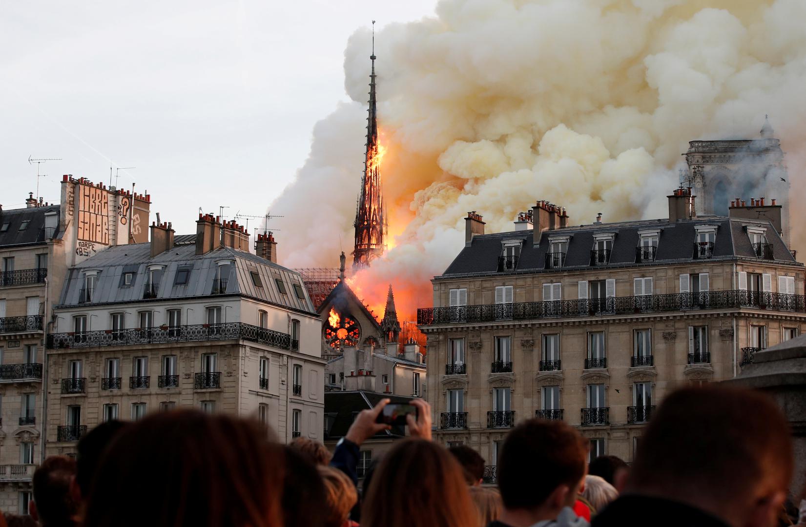 Pogled na požar koji je 15. travnja ove godine zahvatio čuvenu katedralu Notre-Dame u Parizu