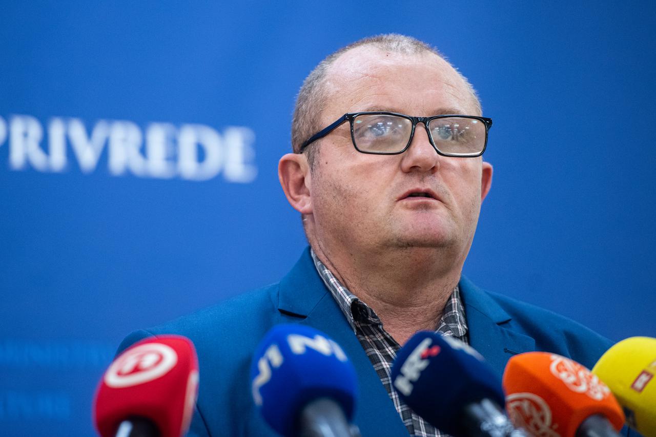 Zagreb: Ministrica poljoprivrede dala je izjavu za medije nakon sastanka s predstavnicima svinjogojaca