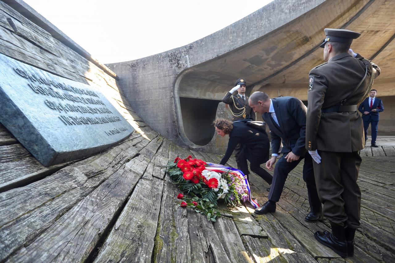 Državni vrh u Jasenovcu