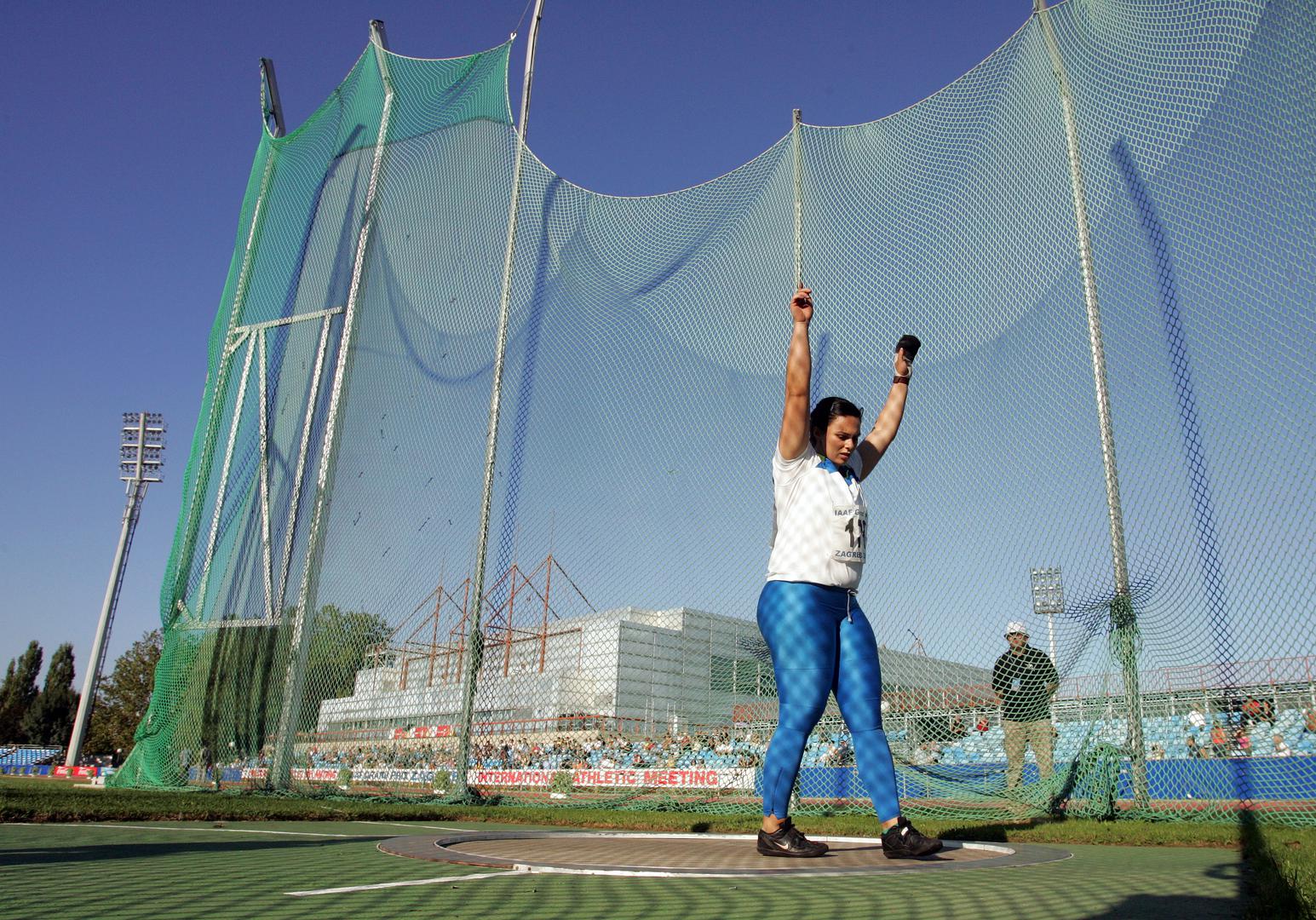 Danas bivša bacačica kladiva uživa u životu i druženju s prijateljima i obitelji te je aktivna na društvenoj mreži Instagram.