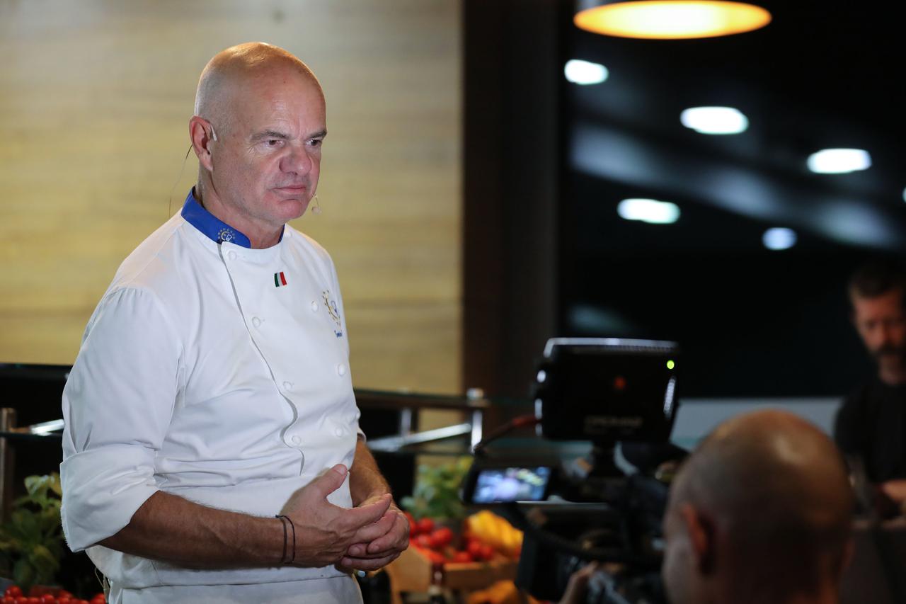 Zagreb: Enrico Derflingher pripremao hranu u restoranu OXBO
