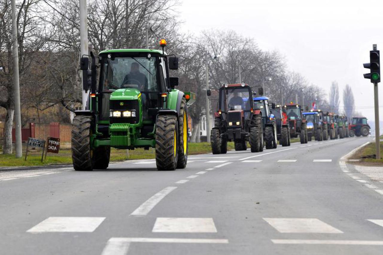 prosvjed,seljaci,traktor,portal (1)