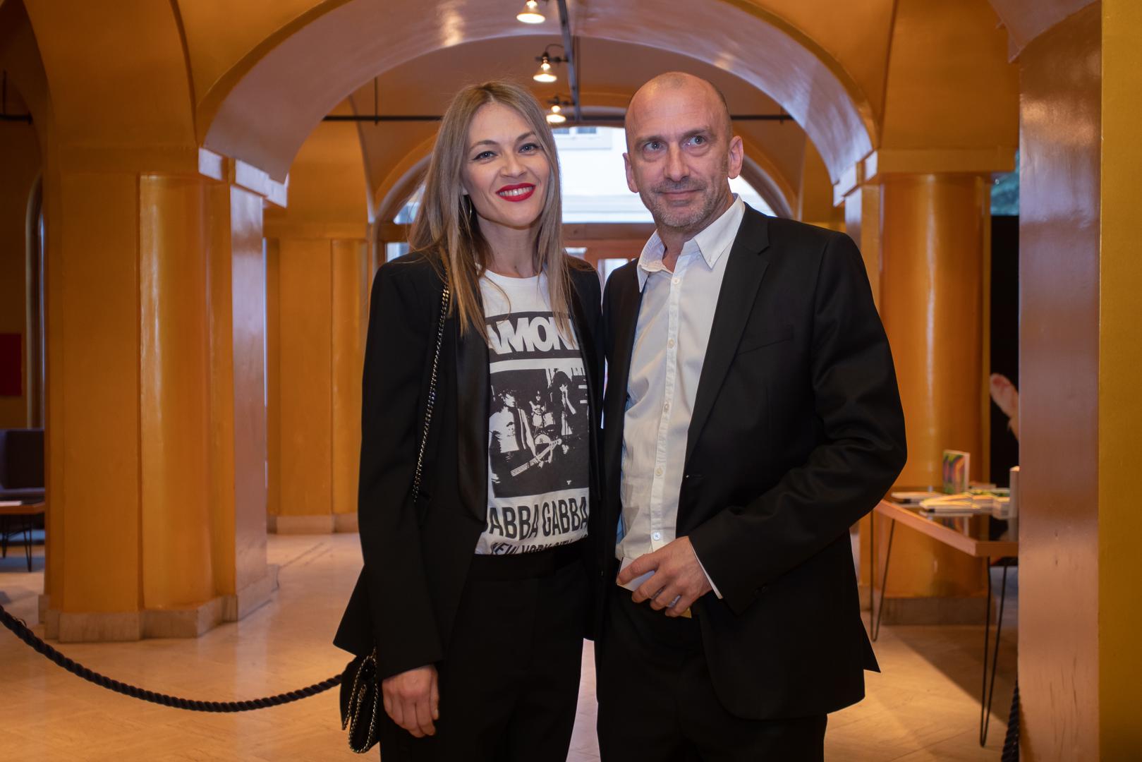 Široj javnosti postala je poznata kroz uloge u brojnim domaćim serijama, među kojima su 'Ljubav u zaleđu', 'Obični ljudi', 'Zakon ljubavi', 'Larin izbor', 'Stella' i 'Zora dubrovačka'.