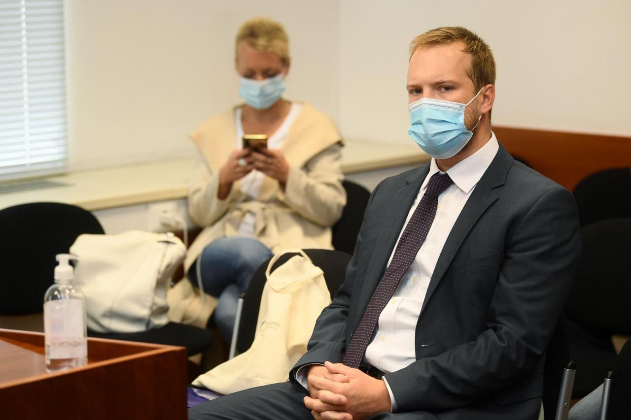 Zagreb: Nastavljeno suđenje Sandri Zeljko i Tomislavu Sauchi