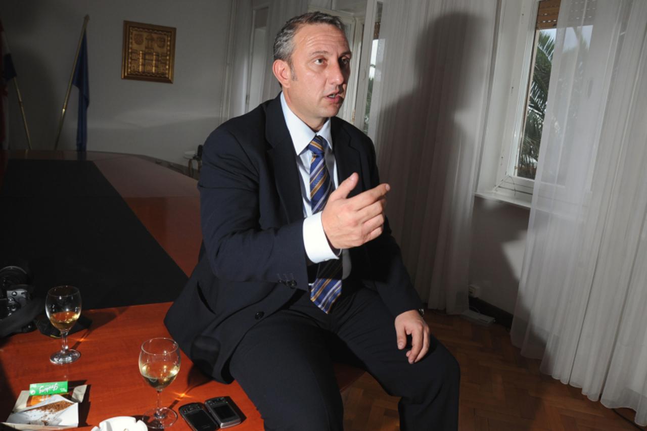 'sport-hrvatska-split-05.11.2009.-josko svagusa slikan u banovini Photo: Nino Strmotic/PIXSELL'