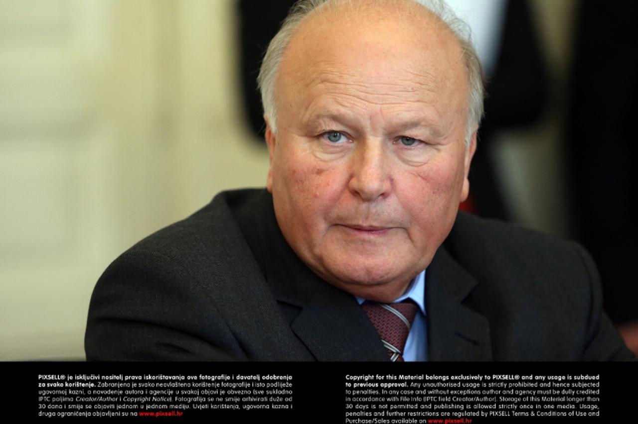 linić portal, Strossmayerov trg 9, Zagreb - Predsjednik Hrvatske banke za obnovu i razvitak - HBOR, Anton Kovacev i potpredsjednik Europske investicijske banke (EIB) Anton Rop uz prisustvo ministra fi