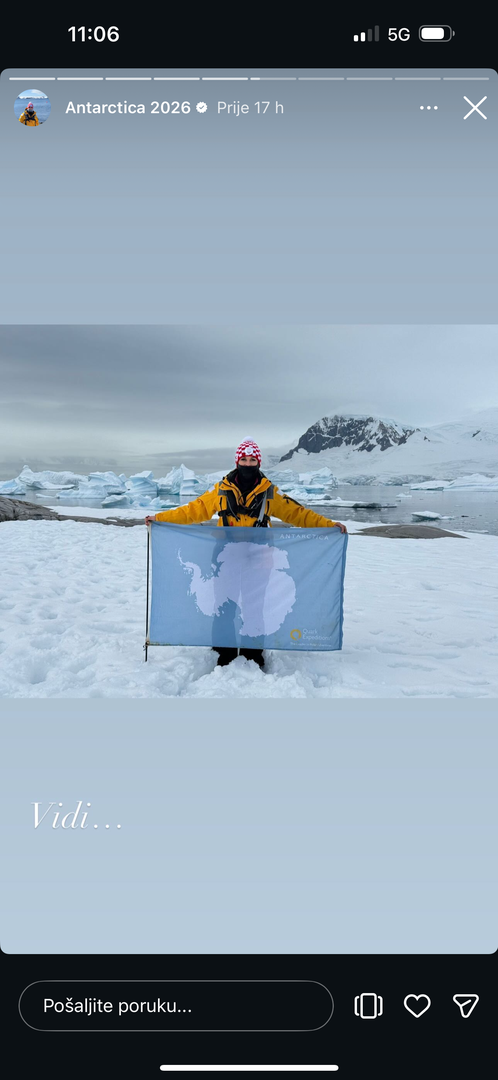 Kolinda je na glavi imala kapu s kockicama i s logom Hrvatskog olimpijskog odbora.