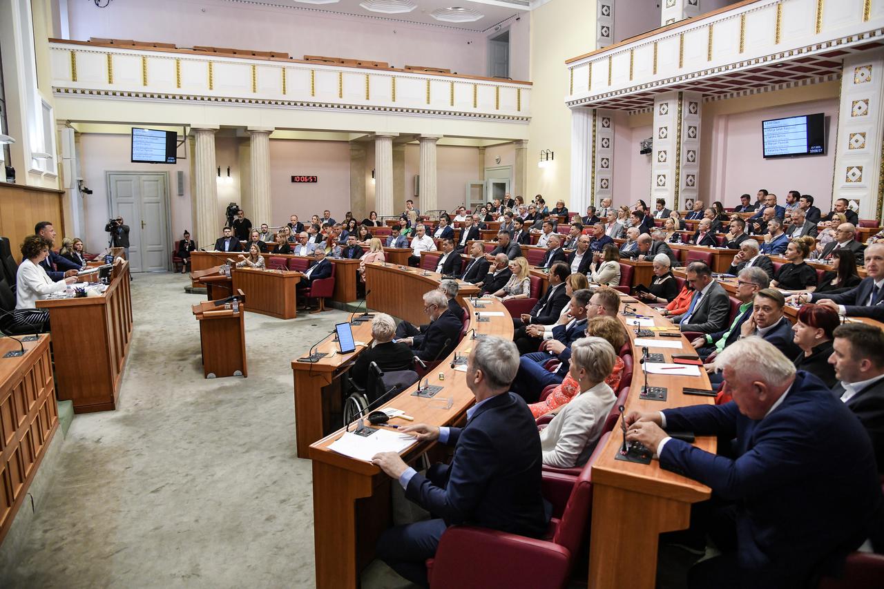 Zagreb: Treći dan izvanredne sjednice Sabora
