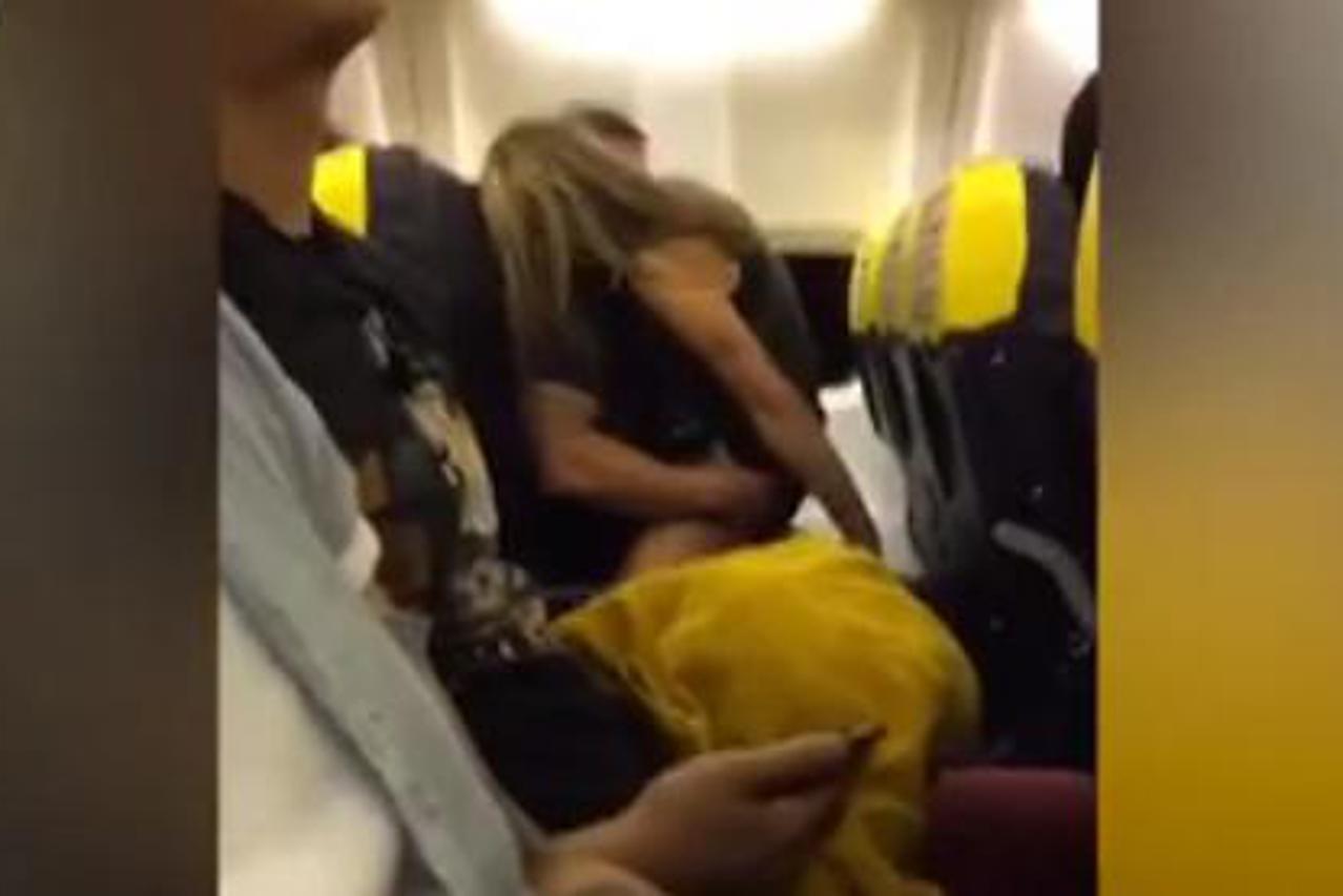 seks u avionu