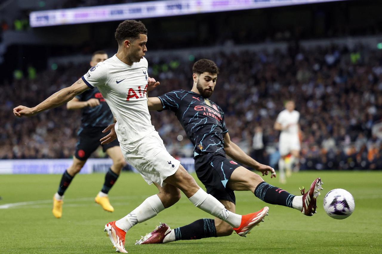 Premier League - Tottenham Hotspur v Manchester City