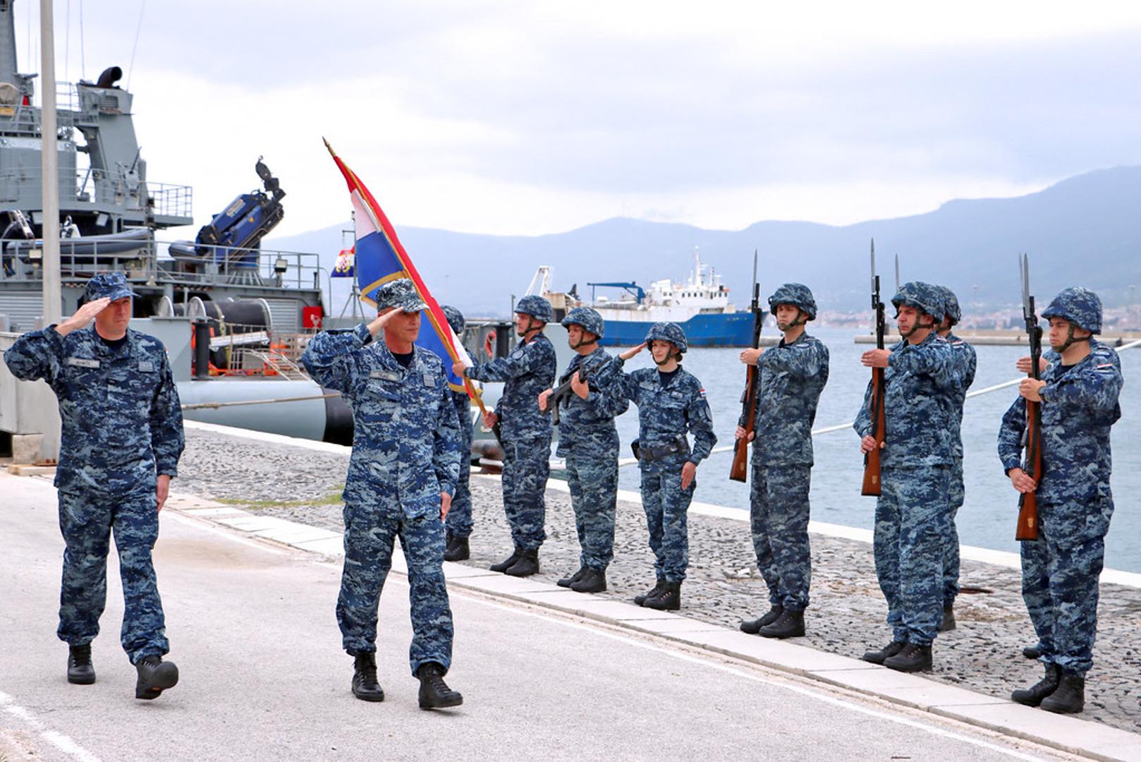 Zapovjednik Hrvatske ratne mornarice komodor Damir Dojkić poželio je svim pripadnicima kontingenta uspješno izvršavanje zadaća, mirno more i siguran povratak u domovinu. 