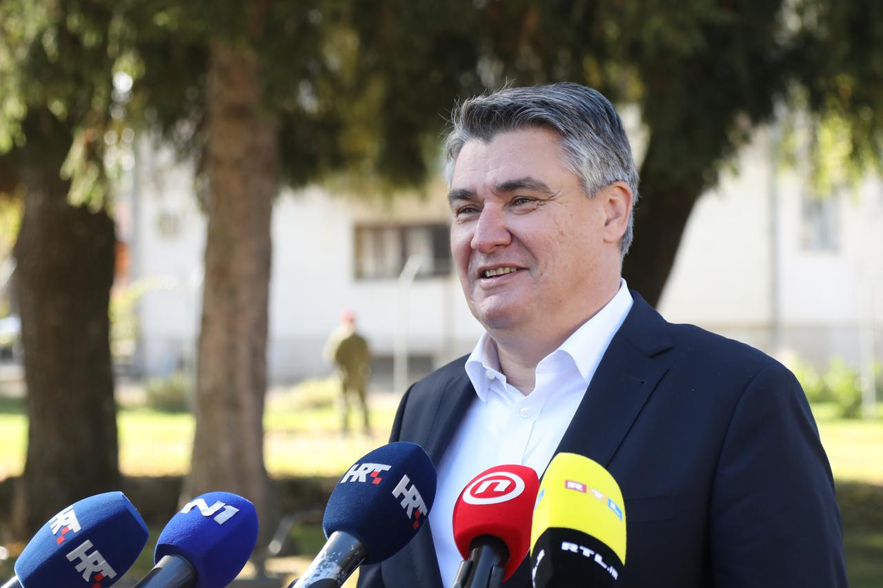 Gospić: Milanović na obilježavanju obljetnice 9. gardijske brigade "Vukovi" dao izjavu za medije